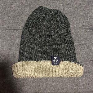 American Eagle Gray and Cream Knit Beanie